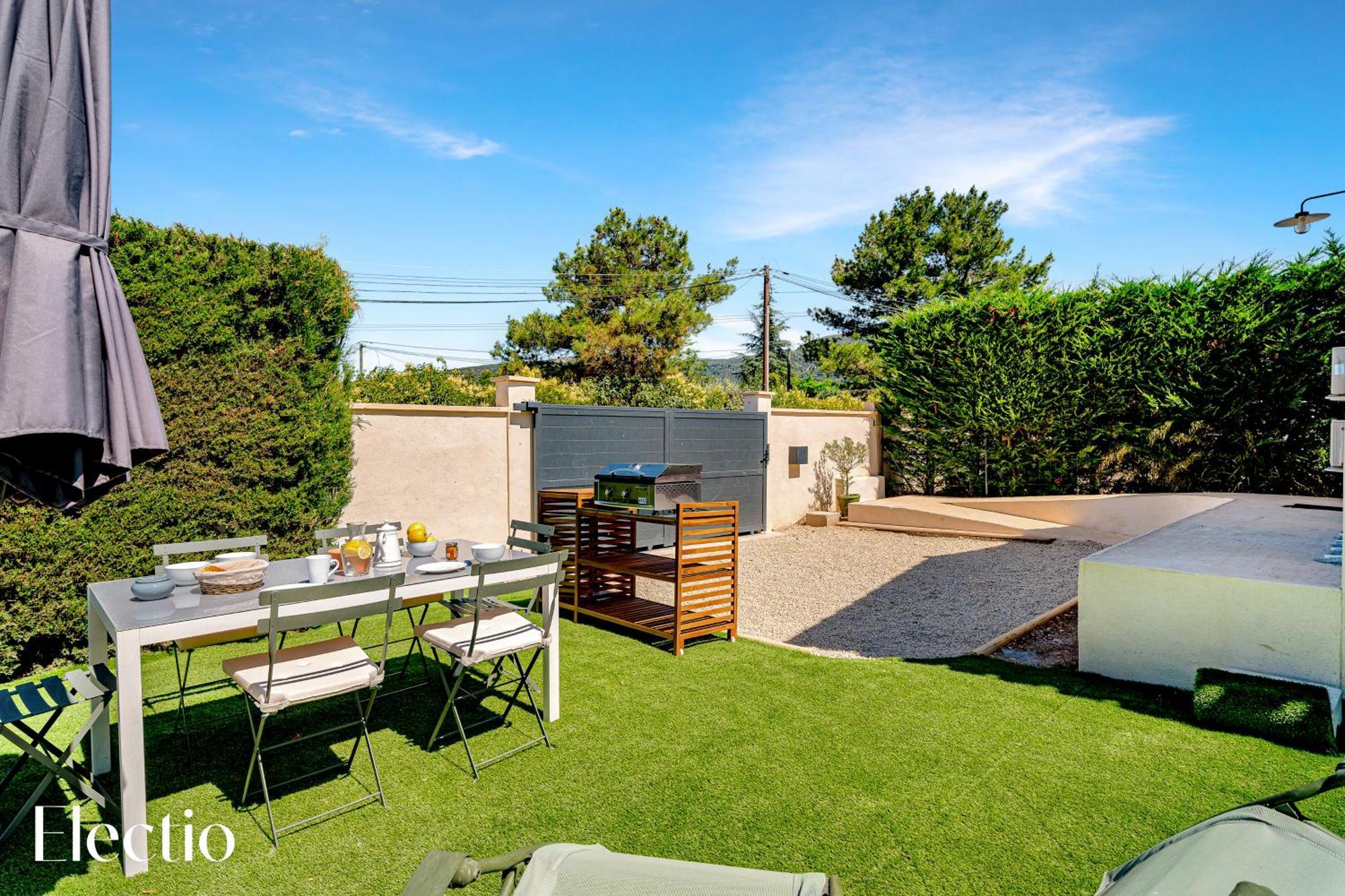 Villa Oliveda - Piscine & Salon Cinema Lourmarin Exterior photo