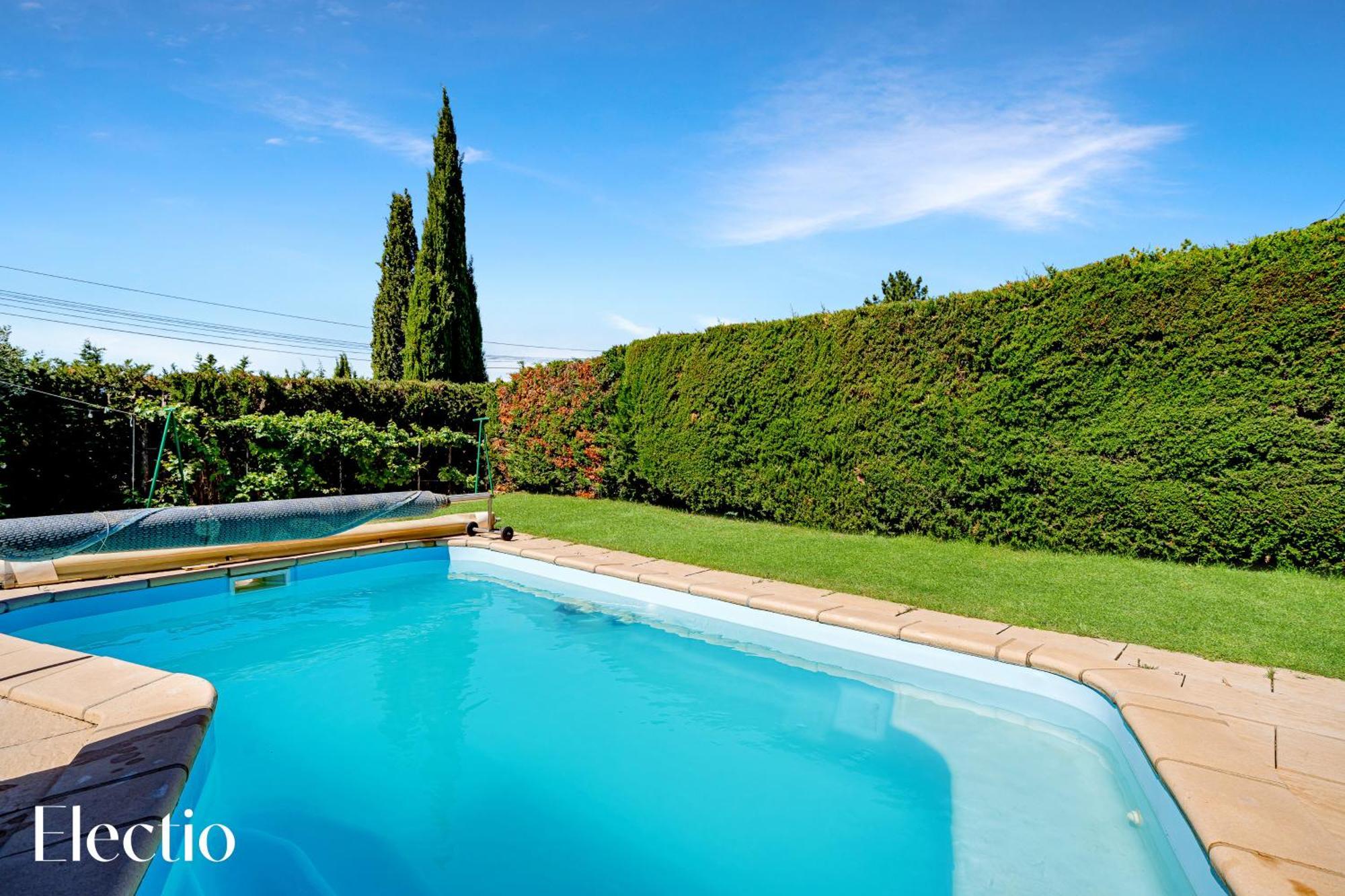 Villa Oliveda - Piscine & Salon Cinema Lourmarin Exterior photo